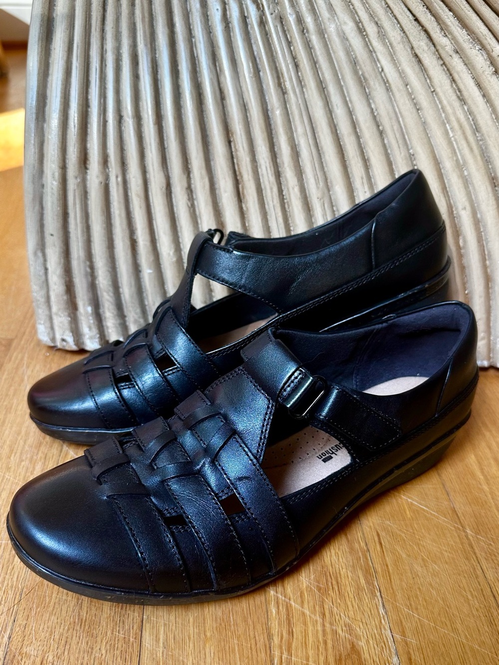 Clark’s Comfort Mary Jane Wedge Fisherman Shoes 10 - Picture 4 of 11
